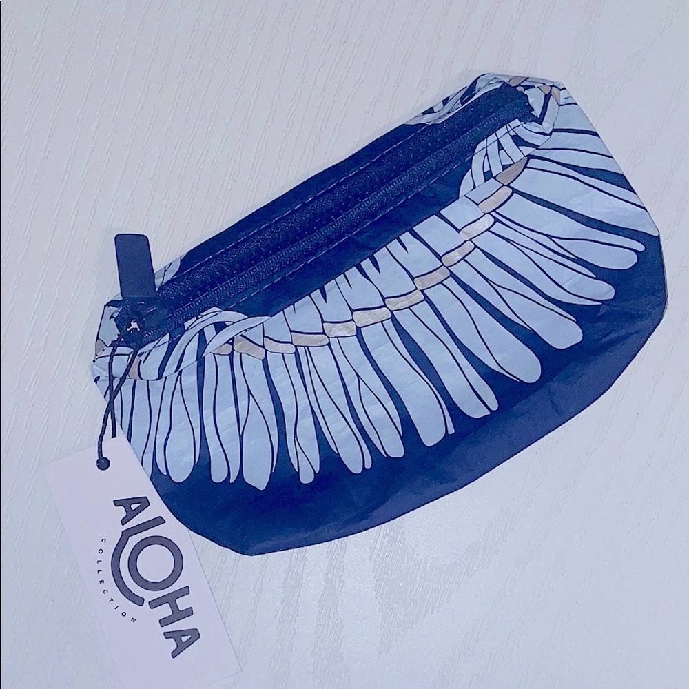 ALOHA Collection Ginger Lei design mini pouch BNWT